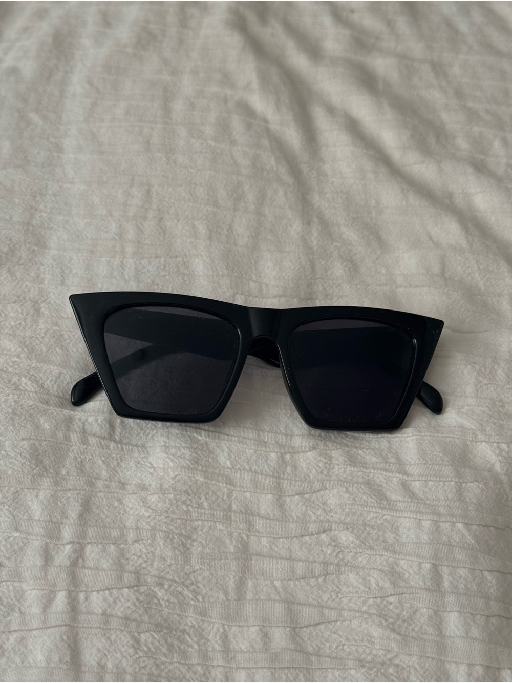 Black Cat-Eye Sunglasses - Women Accessories